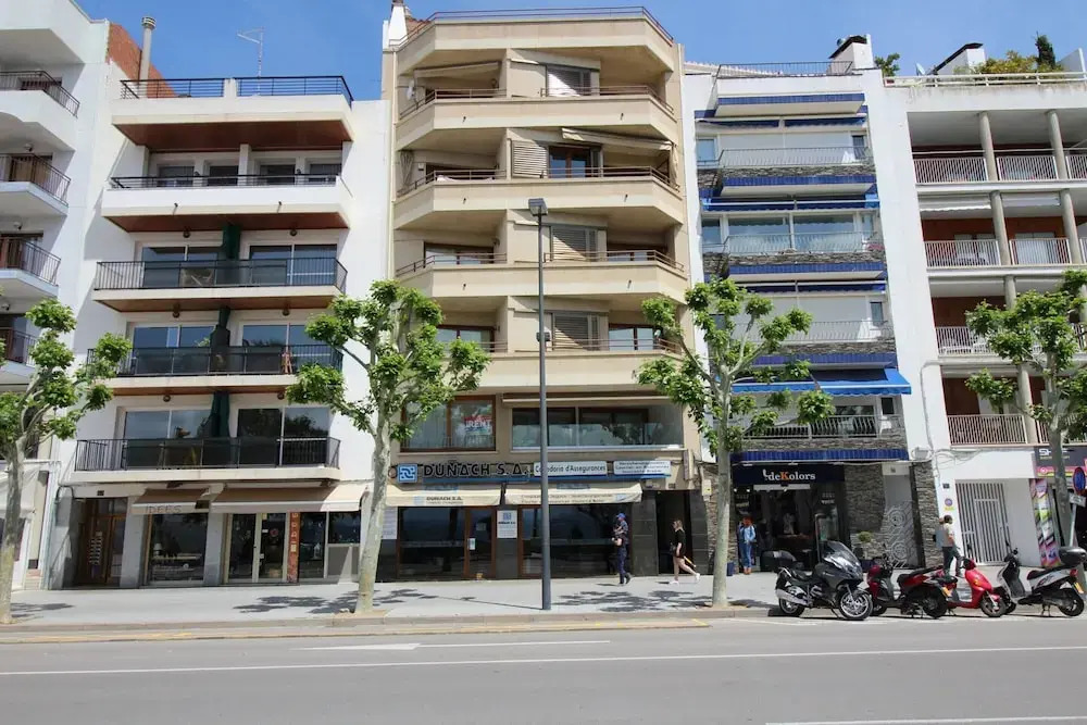 1 Bedroom Apartment Near Nova Beach