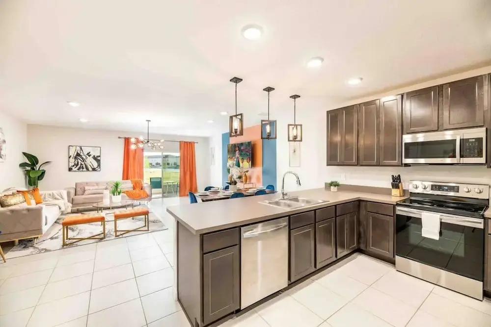 Designer Decorated-3 Bedroom Near Disney