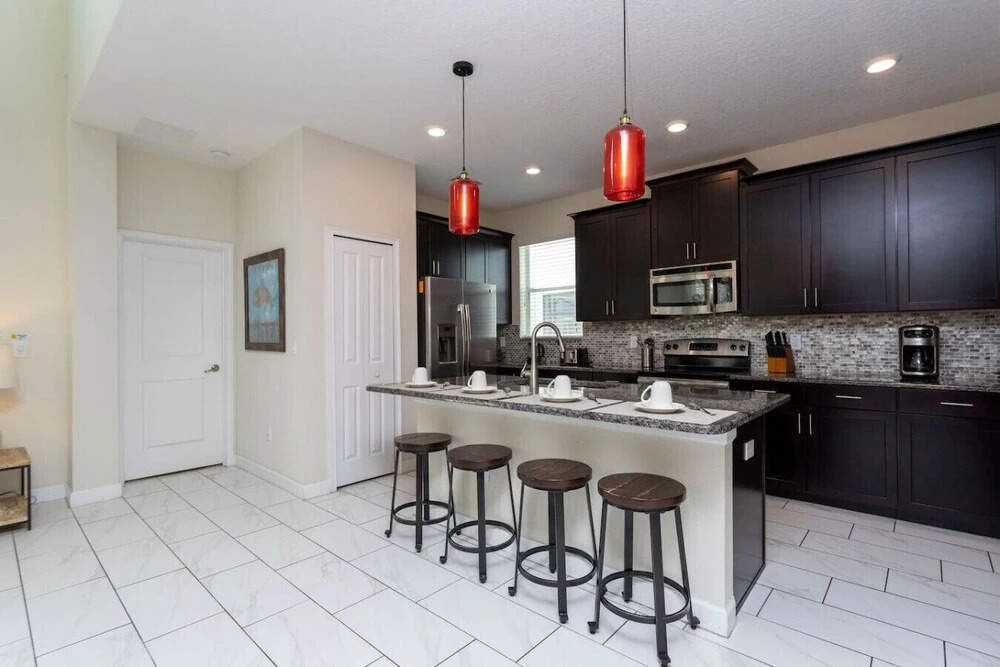 Modern 5BR Oasis Near Disney - Pvt Pool - 4712sl