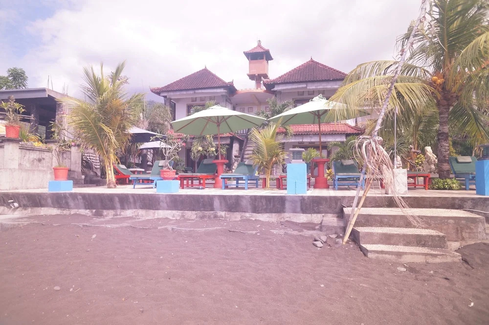 Arya Amed Beach Resort and Dive Center