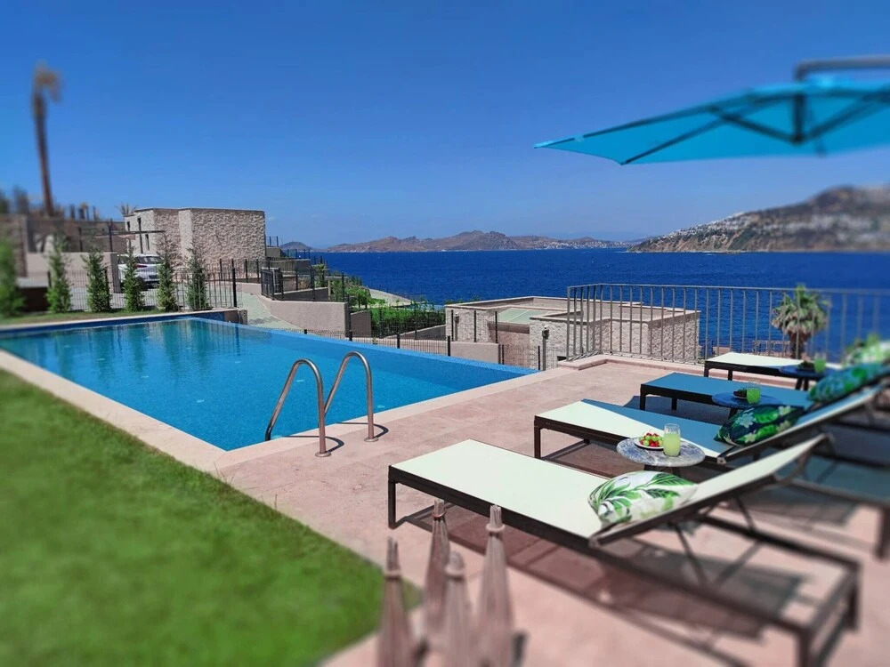 5 Bedroom Luxury Villa With Private Pool and Private Beach in Bodrum-gumusluk