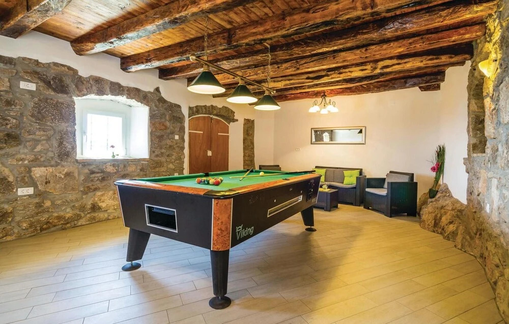 Amazing Home in Medveja with Hot Tub, WiFi & 4 Bedrooms