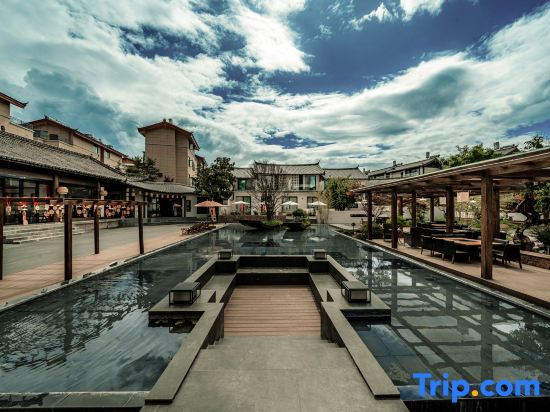 Cangmi Muye Designer Resort Manor (Lijiang Ancient City Branch)