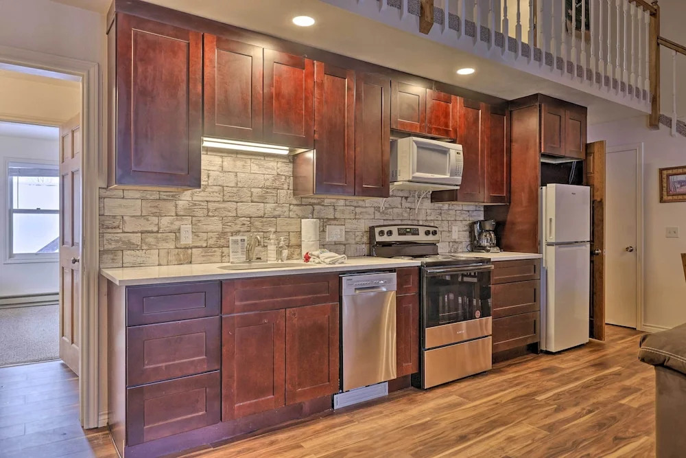 Fireplace & Stream Access: Cozy Grand Lake Retreat