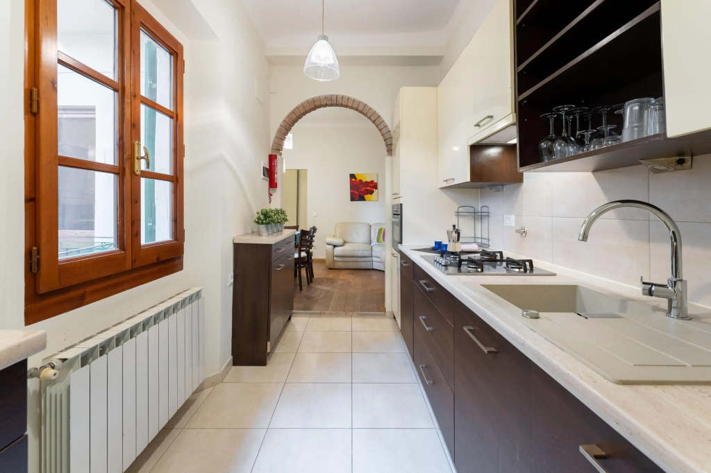 Mezzo 30 in Firenze with 3 bedrooms and 2 bathrooms