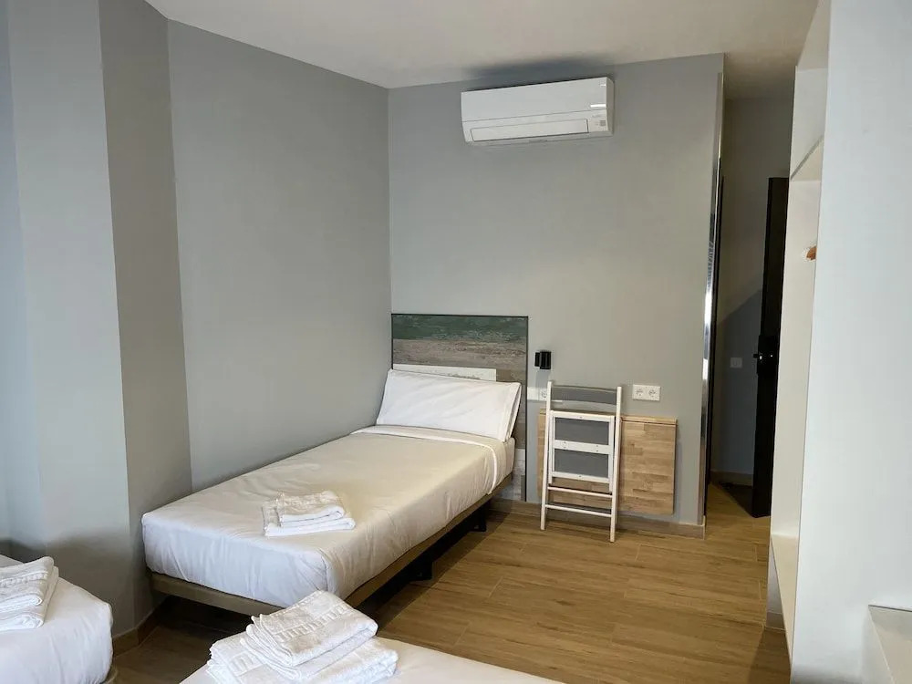 Hey Rooms