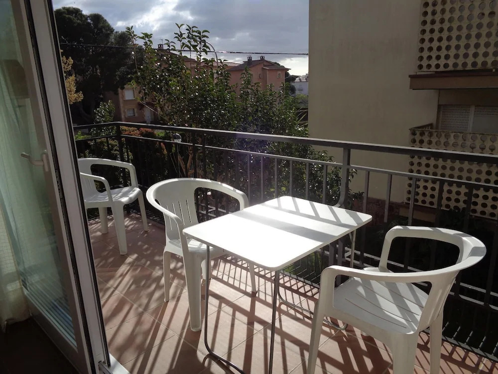 Aj-6 Calella DE Palafrugell 6 PAX