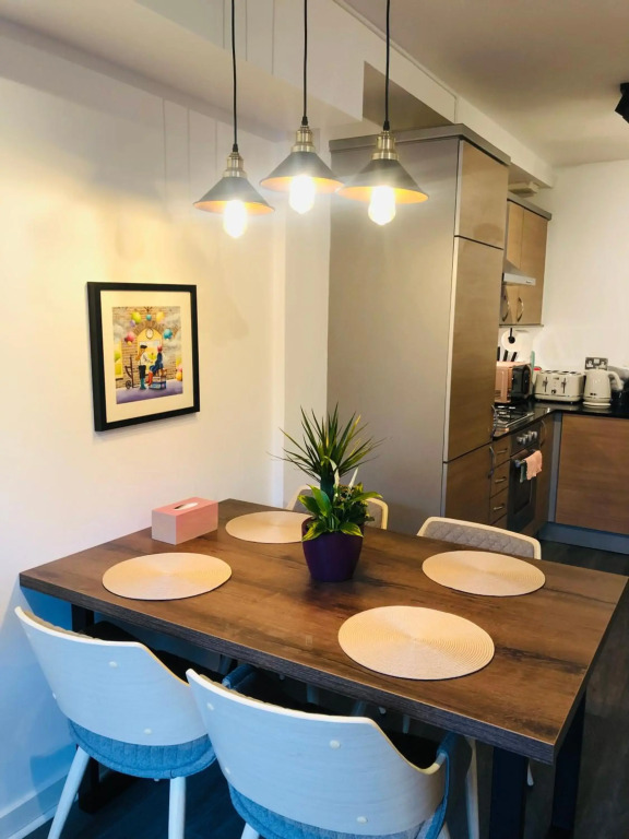Apartment 2 bath free parking