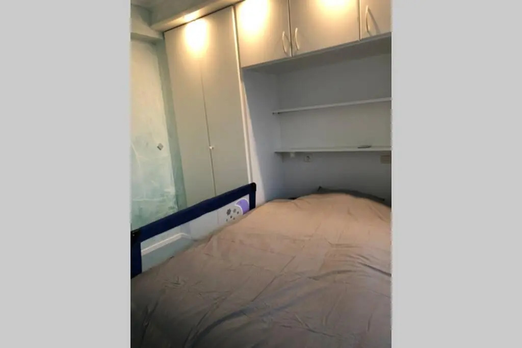 Ruim 3 Slaapkamerappartement Vlakbij Het Strand