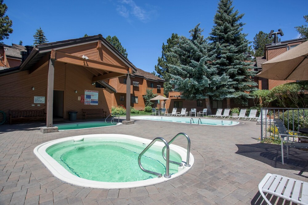 Snowflower At Mammoth Condominiums