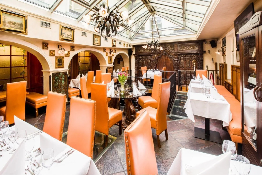 Hotel U Zlatého Stromu Prague by BHG