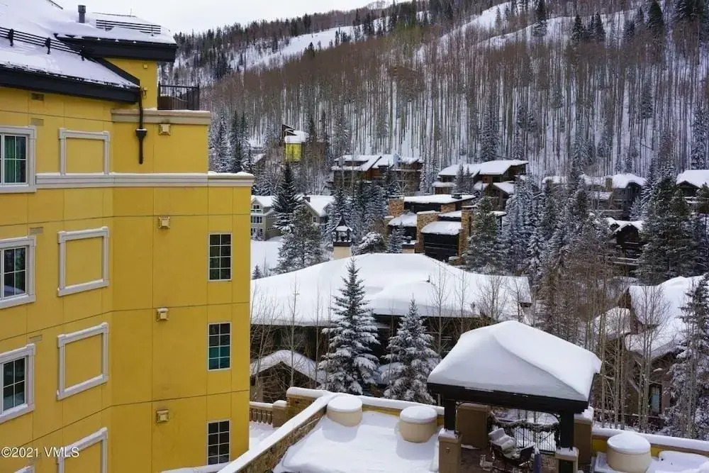Ritz Carlton Vail #417 4 Bedroom Condo by RedAwning