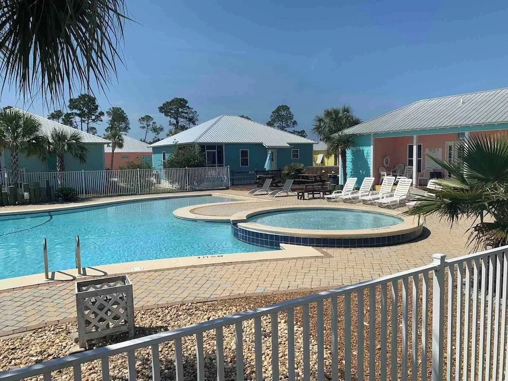 4014 Gulf Shores Family Friendly 2 Pools Duplex