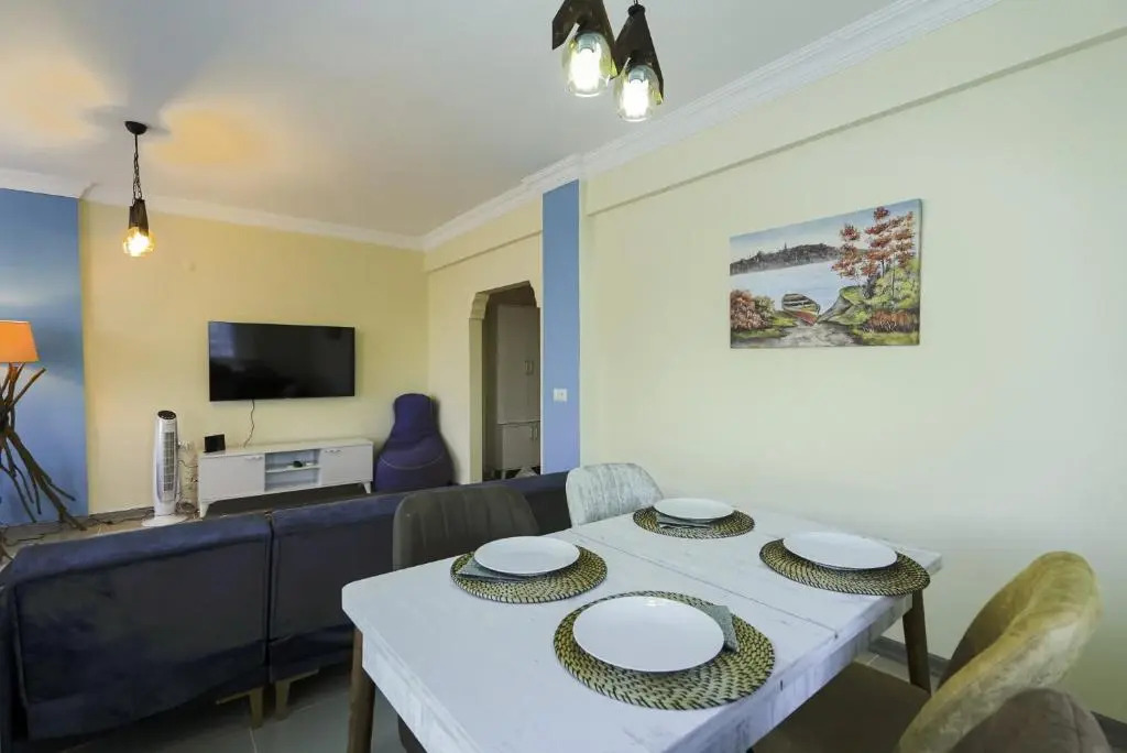 Central and Comfy Flat With Balcony in Muratpasa