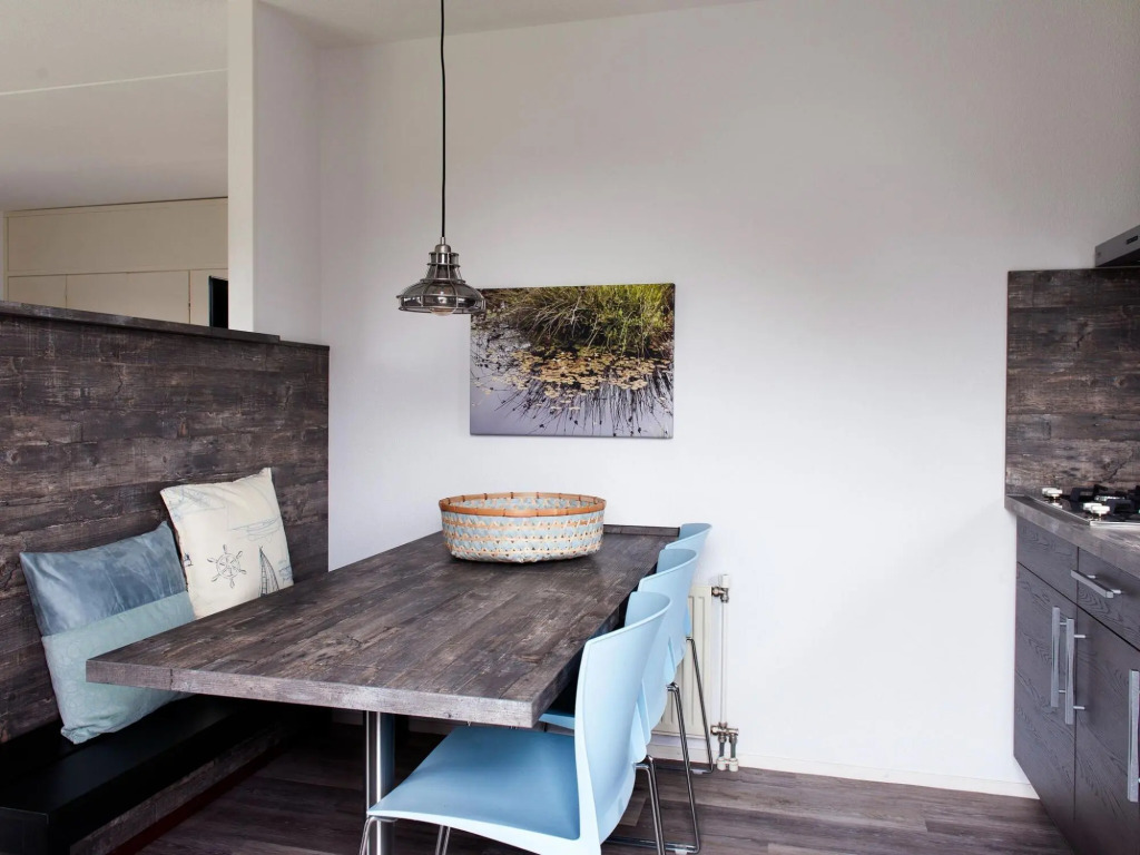 Bungalow in Friesland with Private Spa & Sloop