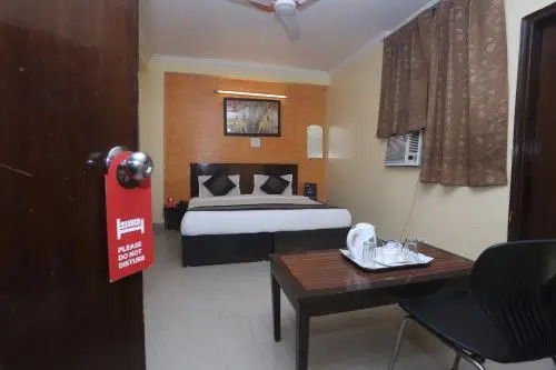 HOTEL GREEN PALACE Delhi Airport
