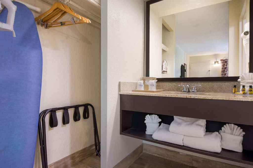 SureStay Hotel by Best Western St Pete Clearwater Airport
