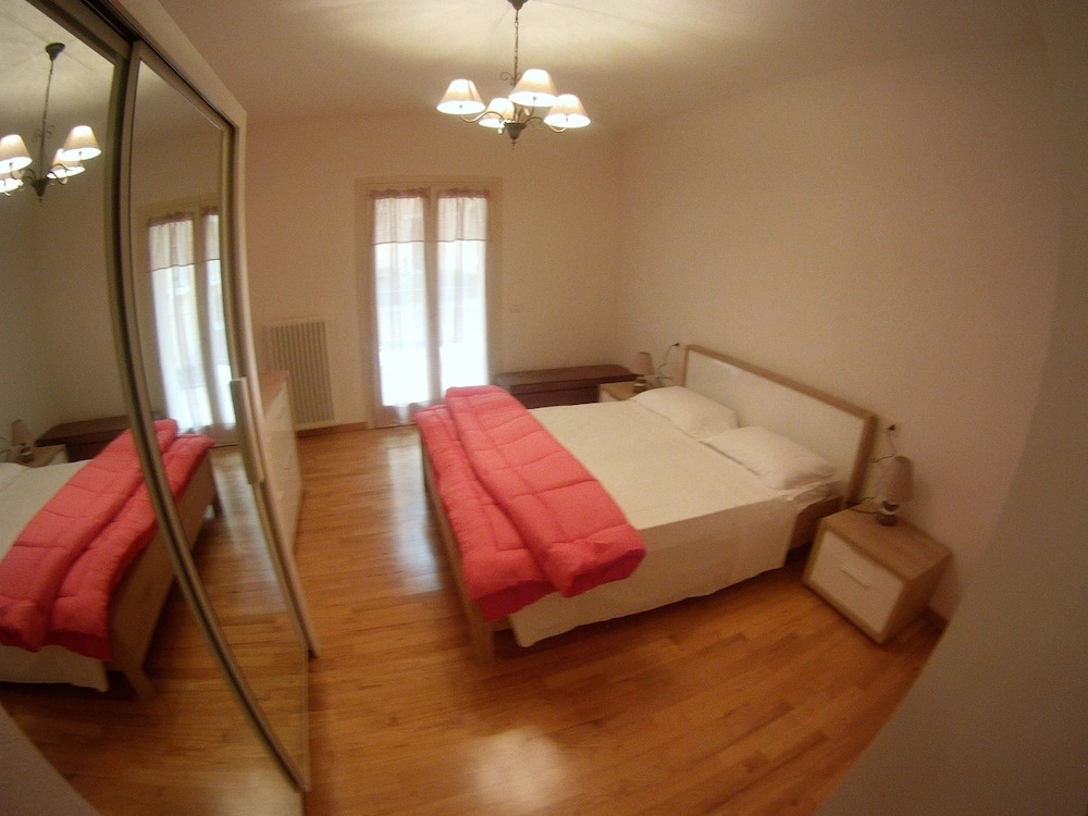 The charmant apartment with lake view
