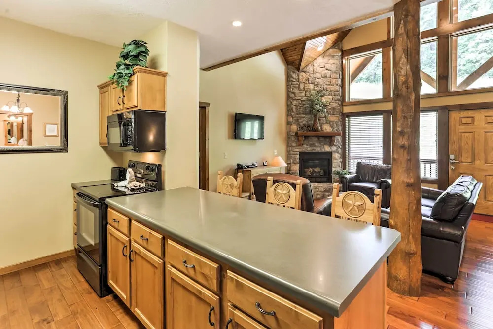 Branson Home w/ Game Room, Near Silver Dollar City