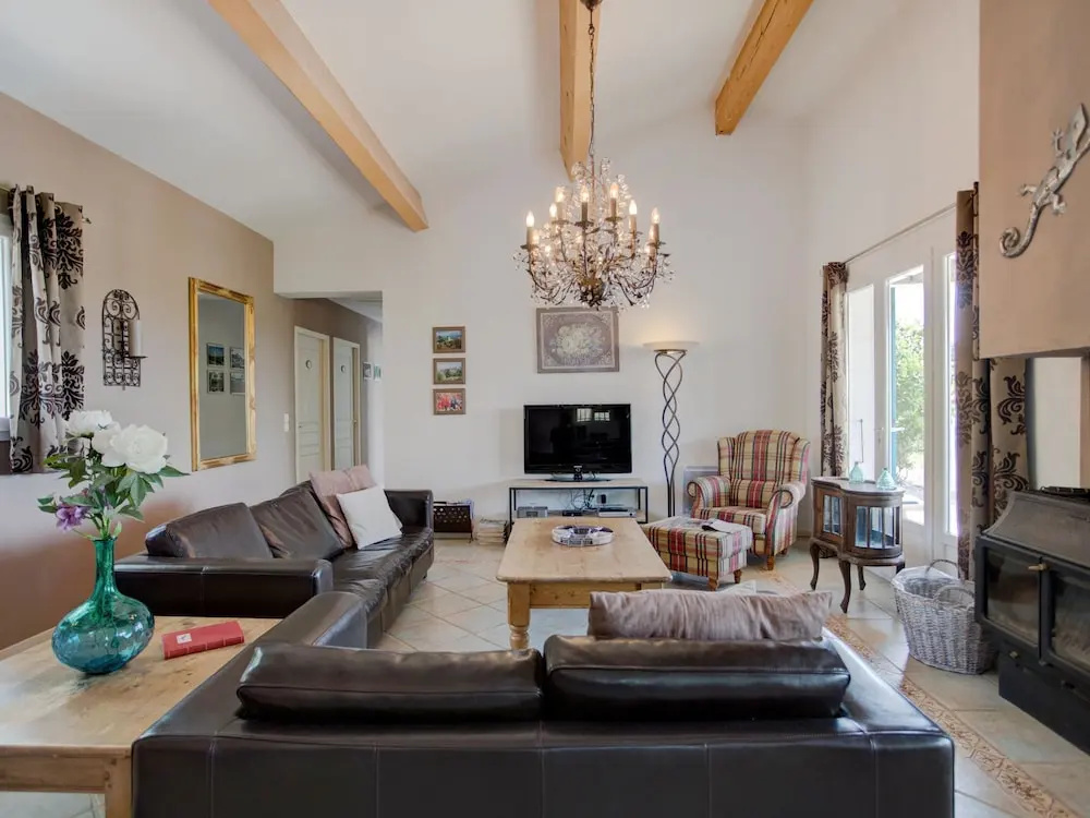 Stylish Family Villa in Felines
