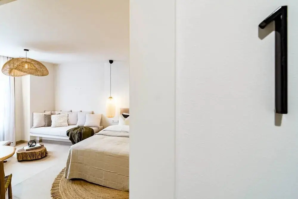 A1- Seaclub Suites by Roomservices