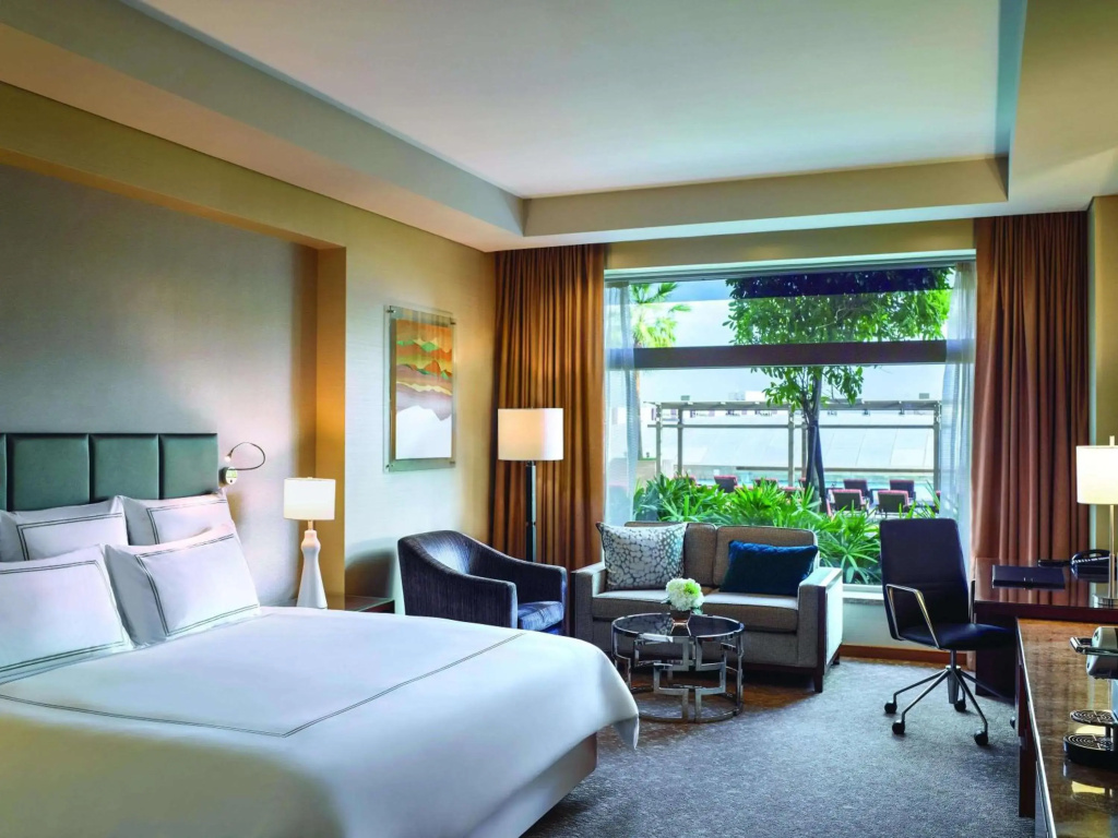 Отель Swissotel Al Ghurair