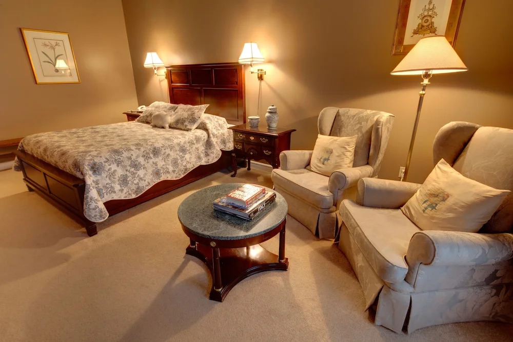 The Woodlawn Inn