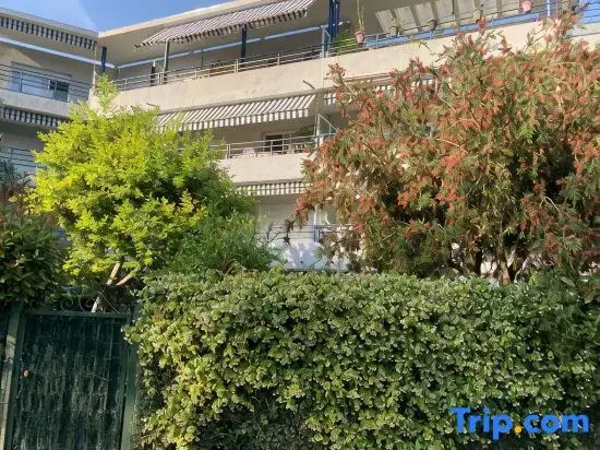New Studio Apartment in Cannes with Private Parking and Swimming Pool