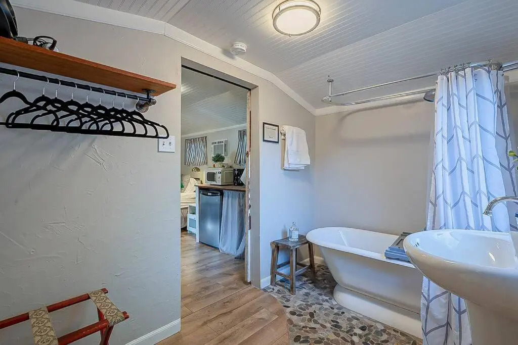 Peaceful Tucson Tiny House Getaway with Backyard