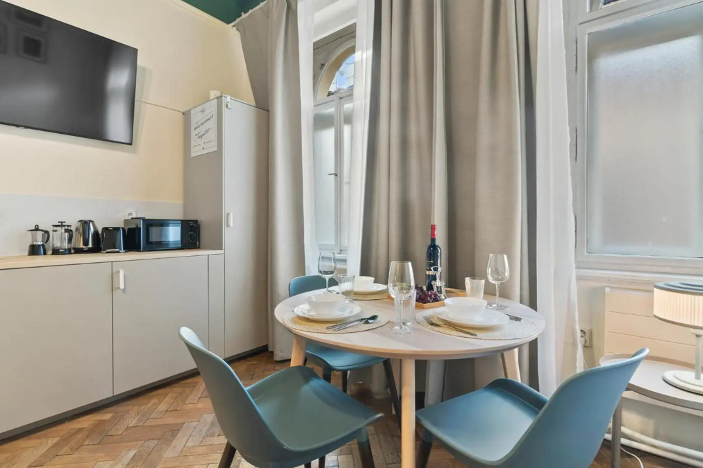 APTs in OLD TOWN PRAGUE by Michal&Friends