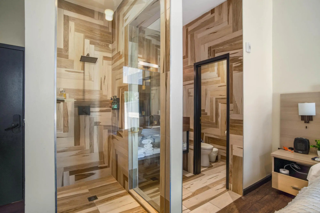 Cozy En Suite Studio