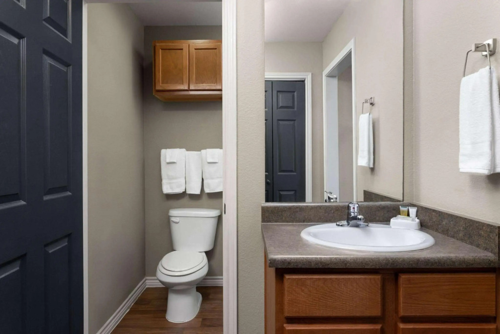 Eagles Den Suites Kenedy a Travelodge by Wyndham