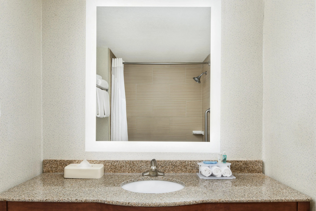 Holiday Inn Express & Suites Jacksonville South East - Medical Center Area by IHG