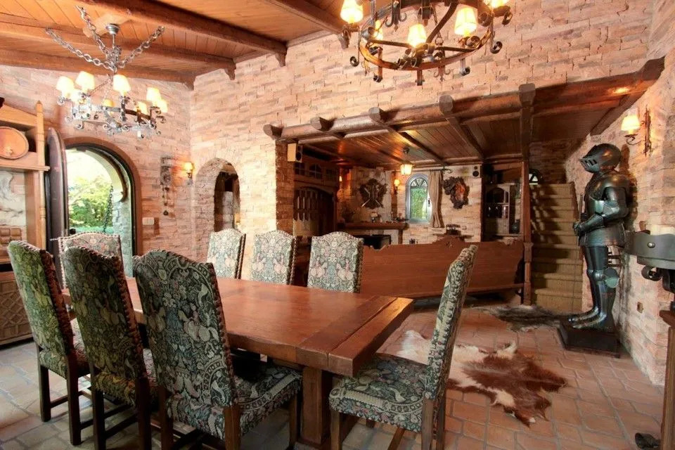 Red Bishop Villa