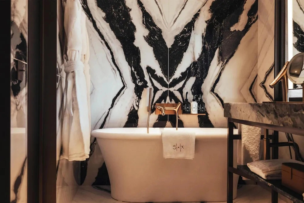 Sax Paris, LXR Hotels & Resorts