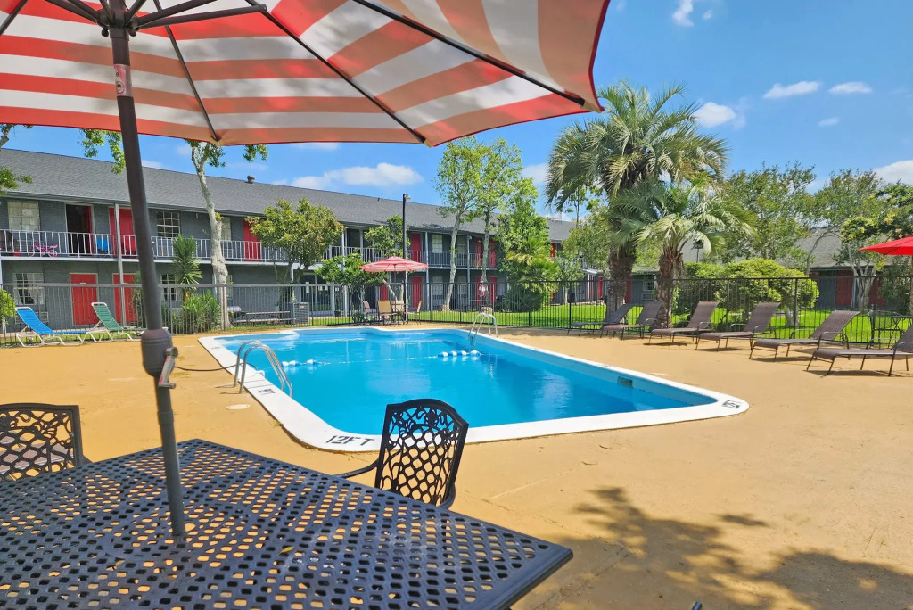 Red Carpet Inn - Houma