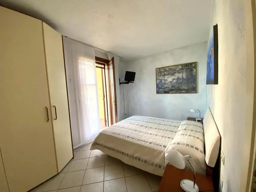 Nice Ground Floor Apartment Located near Peschiera