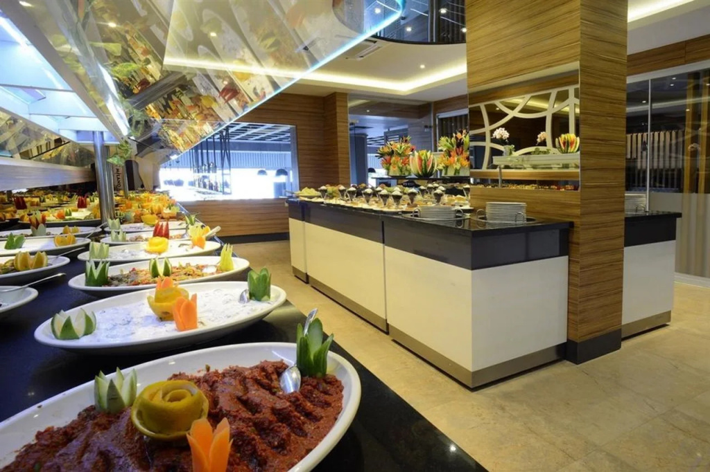 Maris Beach Hotel