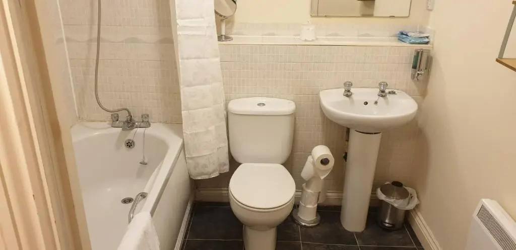 BEST PRICE!Superb City Centre 2bd Apartment, 1 Double bed, 2 Singles or Superking, Sofabed, Smart TV & FREE SECURE PARKING