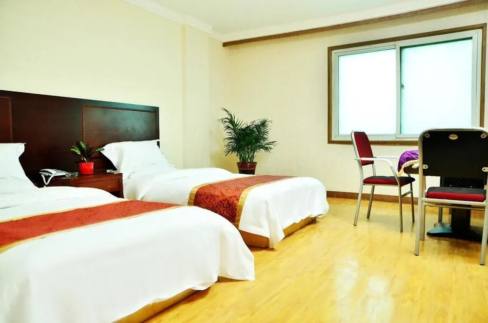 Yiju Business Hotel