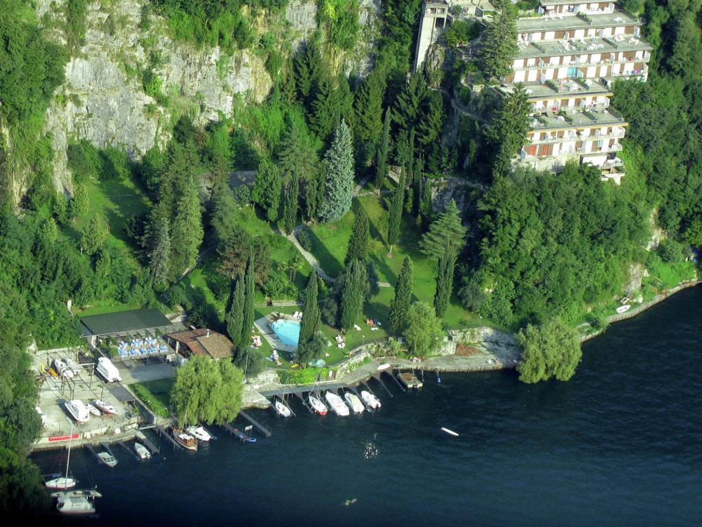 Spacious Apartment in Pognana Lario with Pool
