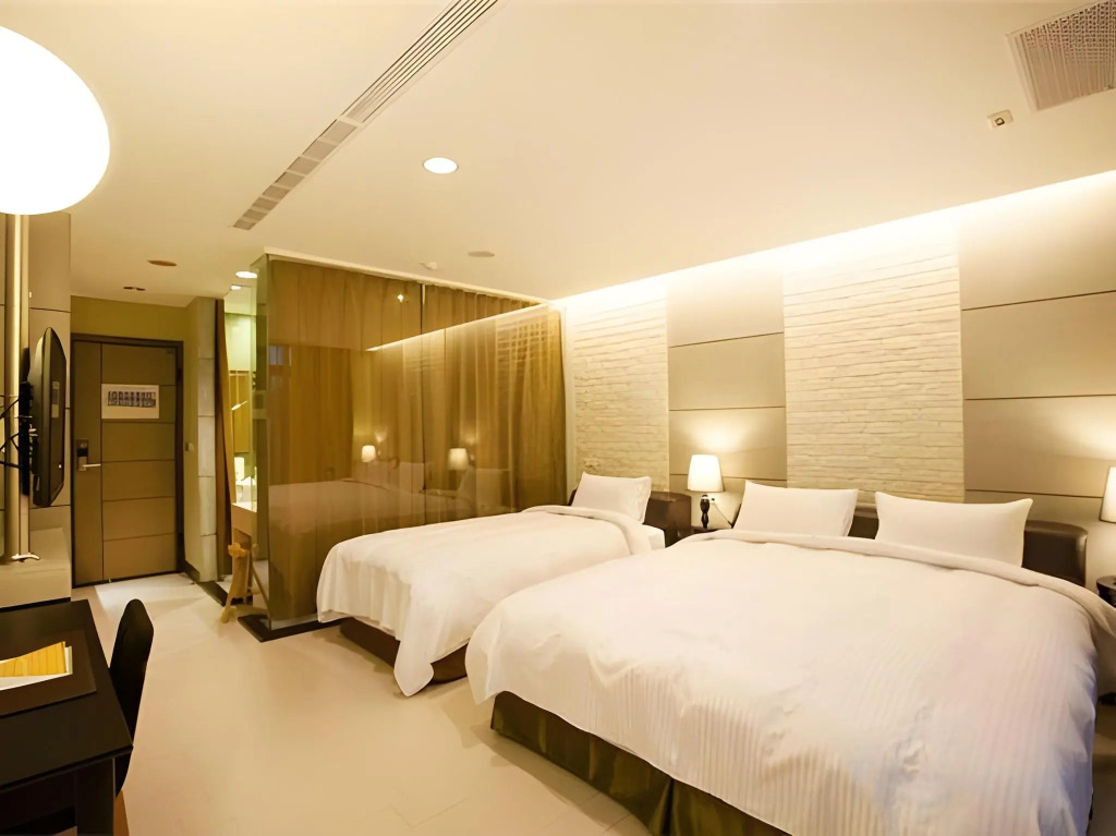 823 Tourist Hotel
