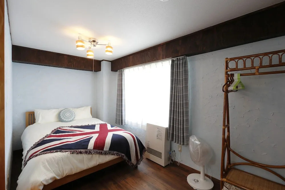 F24-402 Stylish Suite 1min from subway
