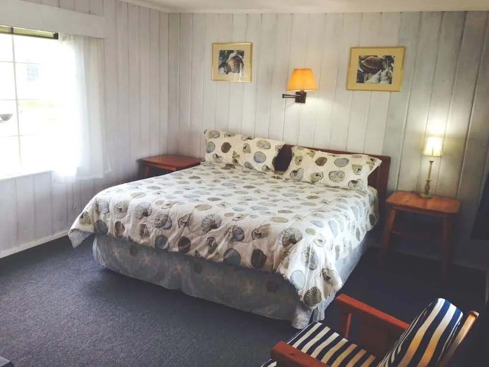 Tillicum Beach Motel - Formerly Deanes Oceanfront Lodge