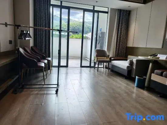 Wuzhishan Qingneng Lijingwan Hotel