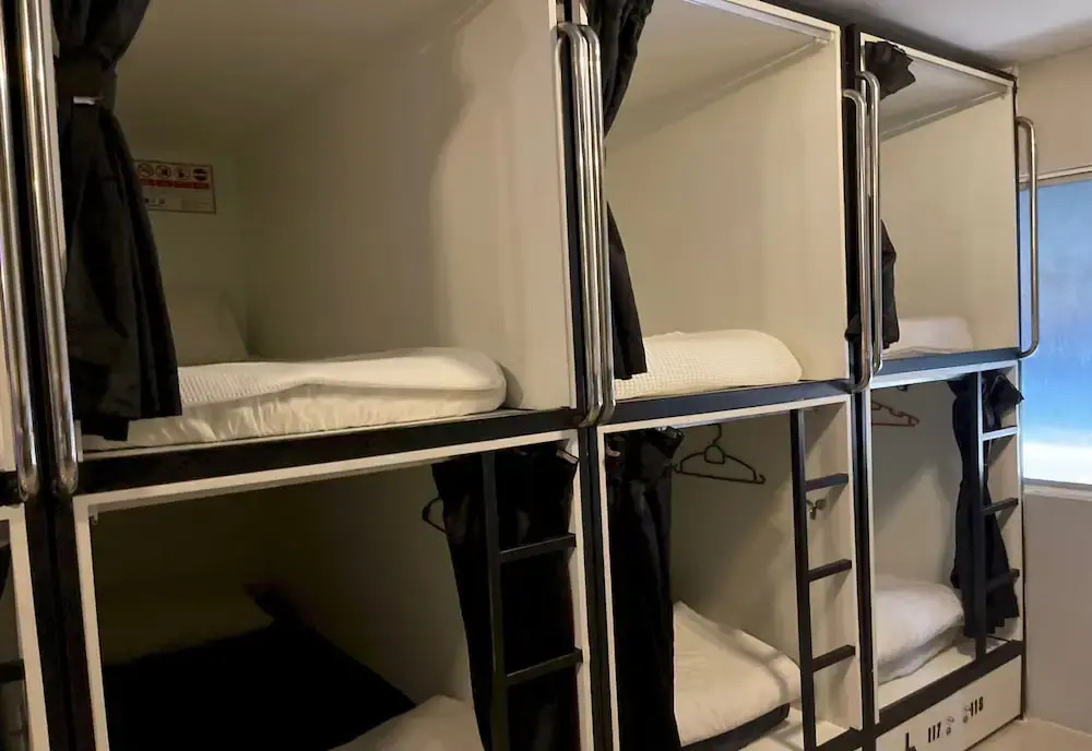 OYO 91036 J CAPSULE HOTEL @ JALAN BUKIT BINTANG