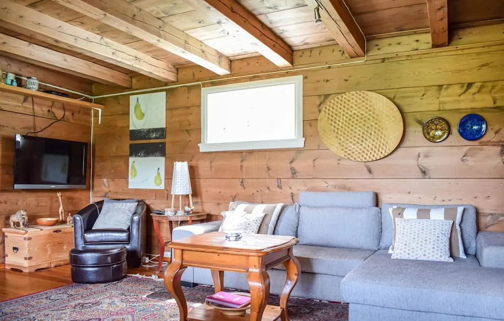2 Bedroom Awesome Home In Tørvikbygd