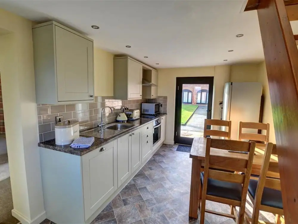 Quaint Holiday Home in South Wales With Sunny Gardens