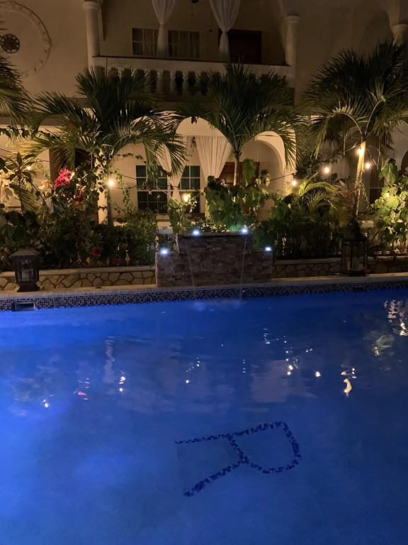 Rayon Hotel