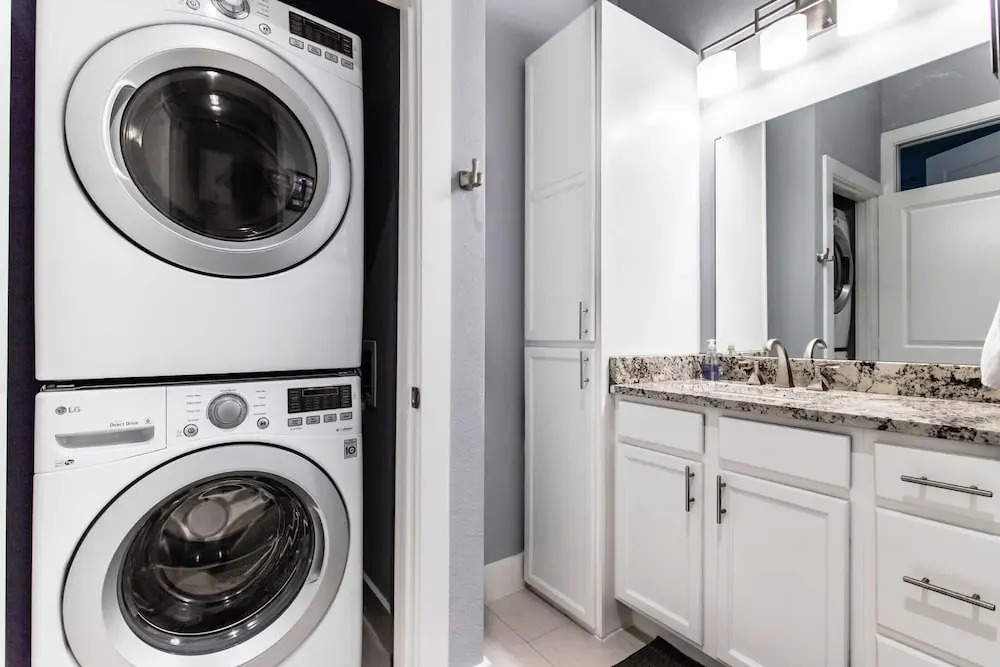 Brand New Townhouse next to Downtown